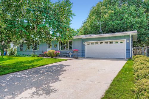 1946 11th Ave E, Shakopee, MN, 55379-2914 | Card Image