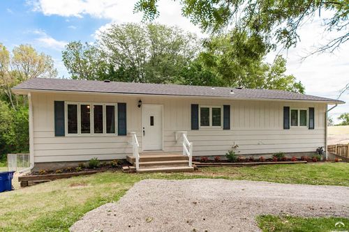 510 E 7th St, Lecompton, KS, 66050-3085 | Card Image