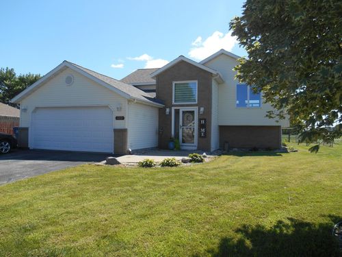 402 Circle Ln, Arlington, MN, 55307-2194 | Card Image