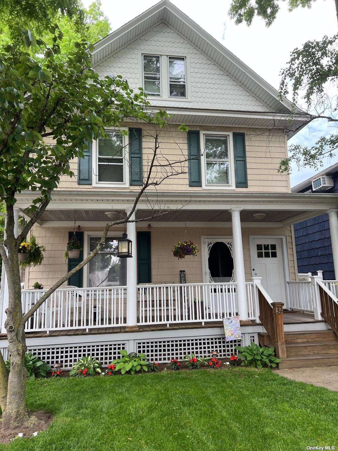 Tyson Ave, Floral Park, NY 11001