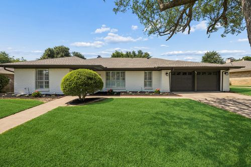 904 Shelley Dr, Arlington, TX, 76012-4126 | Card Image
