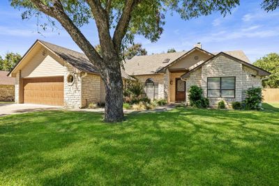 250 Meadowlakes Drive, House other with 3 bedrooms, 2 bathrooms and null parking in Meadowlakes TX | Image 1