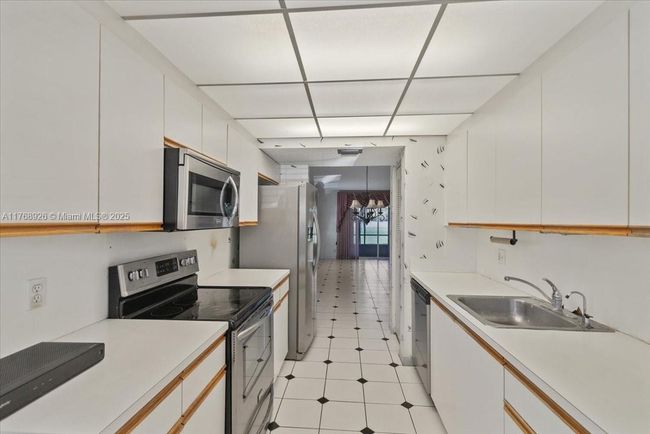 APT-101F - 12701 Sw 13 Th St, Condo with 2 bedrooms, 2 bathrooms and null parking in Pembroke Pines FL | Image 19