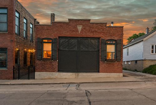 314 E Lincoln Ave, Milwaukee, WI, 53207-1569 | Card Image