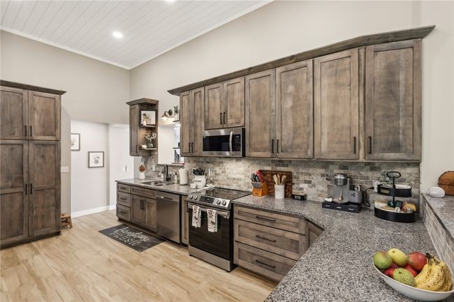 637 State Route 208, House other with 3 bedrooms, 3 bathrooms and 4 parking in Pulaski PA | Image 14