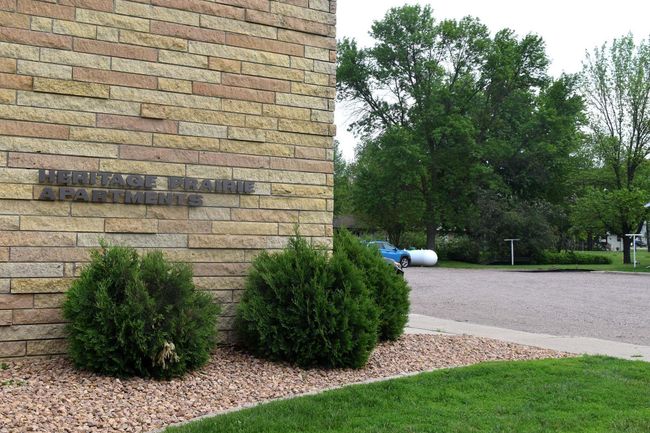 Heritage Prairie Exterior and Parking | Image 9