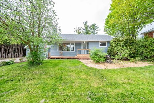 18 Truelove St, Cobden, ON, K0J1K0 | Card Image