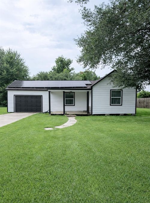 801 Trinity St, Anahuac, TX, 77514-1160 | Card Image