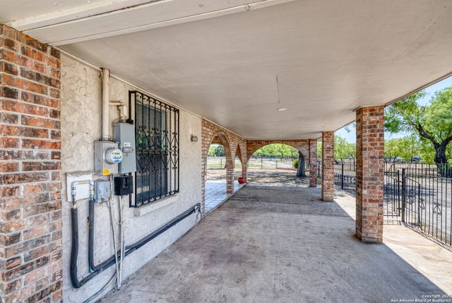 1390 Windmill Rd, House other with 2 bedrooms, 2 bathrooms and null parking in Uvalde TX | Image 18