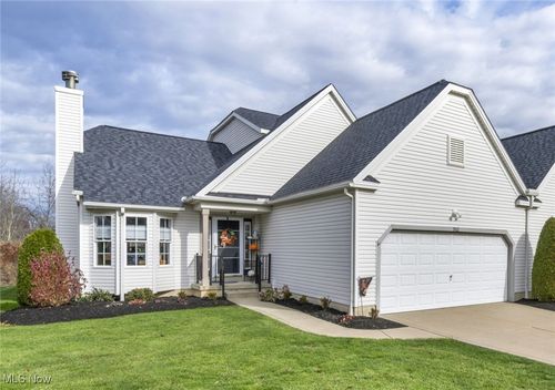 902 Devonwood Dr, Wadsworth, OH, 44281-8860 | Card Image