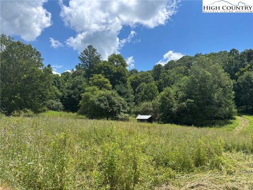 460 Grubbs Chapel Ln, Independence, VA, 24348-4211 | Card Image