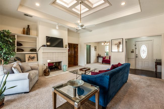 Living room. | Image 4