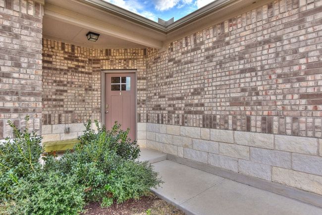 Front Entry | Image 4