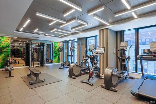 apt-4f-300 W 30th St, New York, NY, 10001-0523 | Card Image