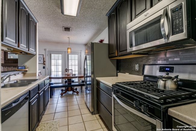 9921 Flatland Trl, House other with 3 bedrooms, 2 bathrooms and null parking in Converse TX | Image 7