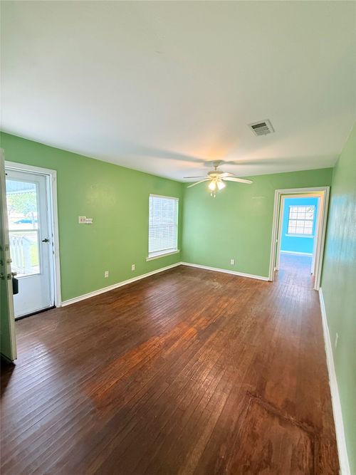 11827 Gaston Pkwy, Dallas, TX, 75218-2508 | Card Image