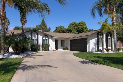 3924 W Fairhaven Ave, Visalia, CA, 93277-5852 | Card Image