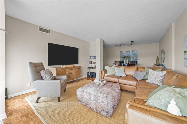 UNIT-906 - 1101 N Elm St, House other with 2 bedrooms, 2 bathrooms and null parking in Greensboro NC | Image 5
