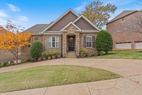 561 Summit Oaks Ct, Nashville, TN, 37221-1429 | Card Image