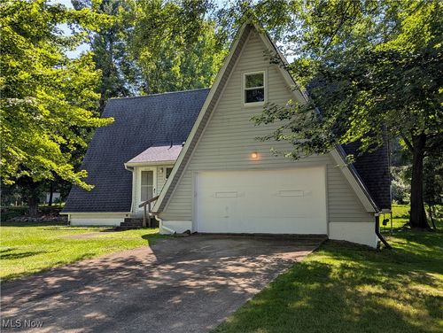 10247 Smugglers Cv, Reminderville, OH, 44202-9047 | Card Image