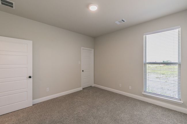 213 Navajo Trl, House other with 3 bedrooms, 3 bathrooms and null parking in Alvarado TX | Image 10