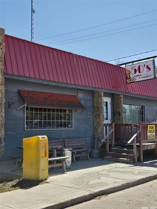 102 1 St N, Saint Brieux, SK, S0K2A1 | Card Image