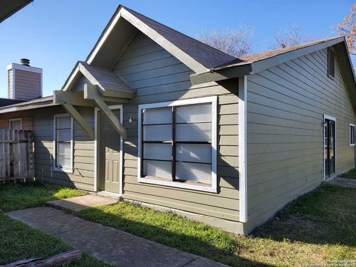 7906 Falcon Ridge Dr, San Antonio, TX, 78239-4004 | Card Image