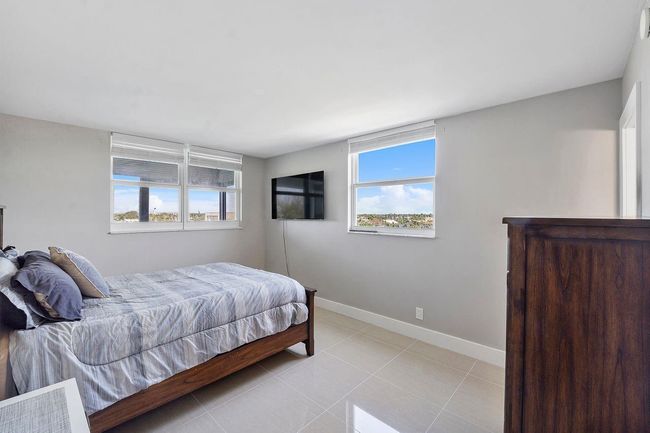 Primary Bedroom | Image 13