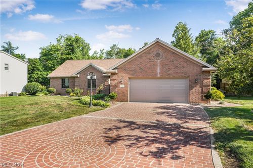 2057 Overcrest Street, Alliance, OH, 44601 | Card Image