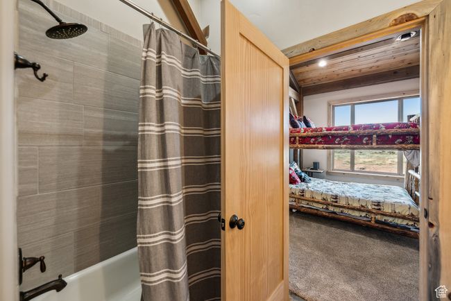 Bathroom connected to bedroom 1 | Image 24