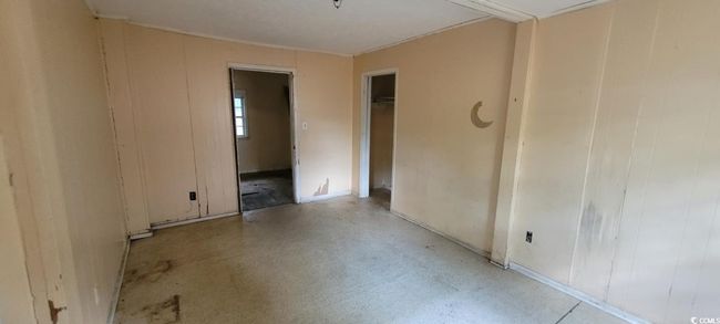 View of unfurnished room | Image 10