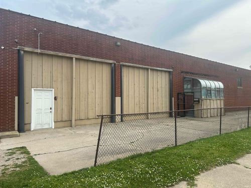 1200 W 6th St, Mishawaka, IN, 46544-1720 | Card Image