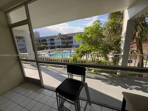215-541 Blue Heron Dr, Hallandale Beach, FL, 33009-5755 | Card Image