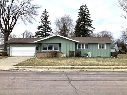 1304 S State St, Fairmont, MN, 56031-4462 | Card Image