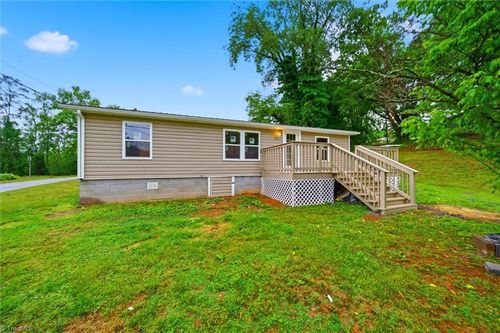 120 Mathis St, Jonesville, NC, 28642-2426 | Card Image