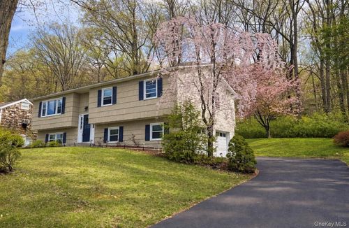 302 Old Haverstraw Rd, Congers, NY, 10920-1200 | Card Image