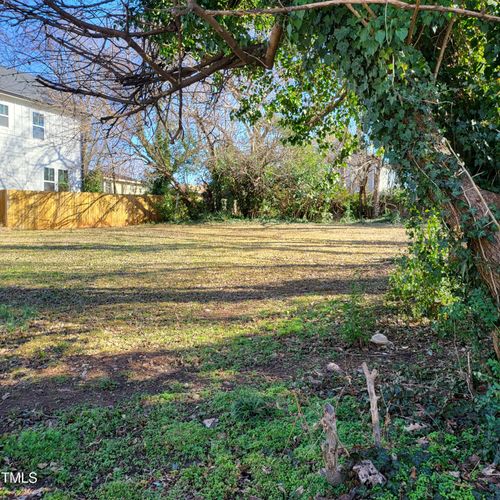 6 Hill St, Raleigh, NC, 27610-2528 | Card Image