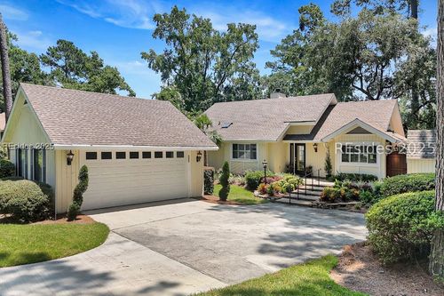 250 Moss Creek Dr, Hilton Head Island, SC, 29926-1069 | Card Image