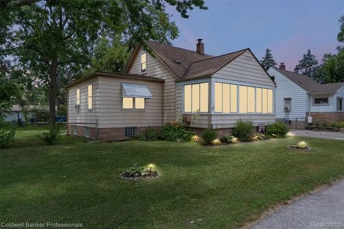 22355 Curie Ave, Warren, MI, 48091-3655 | Card Image