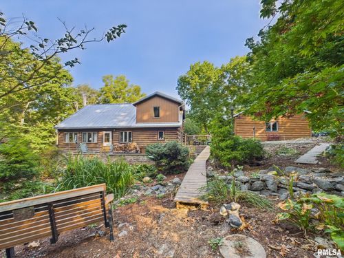 14138 Boy Scout Trl, Petersburg, IL, 62675-6126 | Card Image