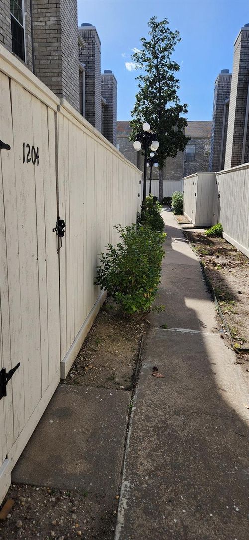 apt-1204-4001 Tanglewilde St, Houston, TX, 77063-5167 | Card Image