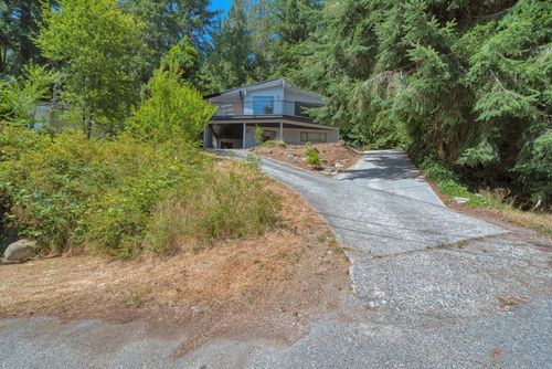 5713 Salmon Dr, Sechelt, BC, V7Z3A6 | Card Image