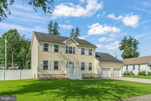 93 River Drive Ave, Pennsville, NJ, 08070-2216 | Card Image