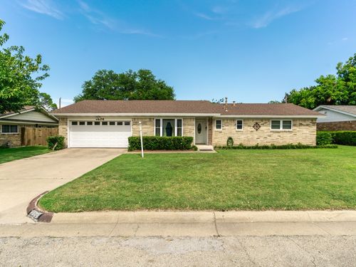 4608 Norvell Dr, Haltom City, TX, 76117-2140 | Card Image