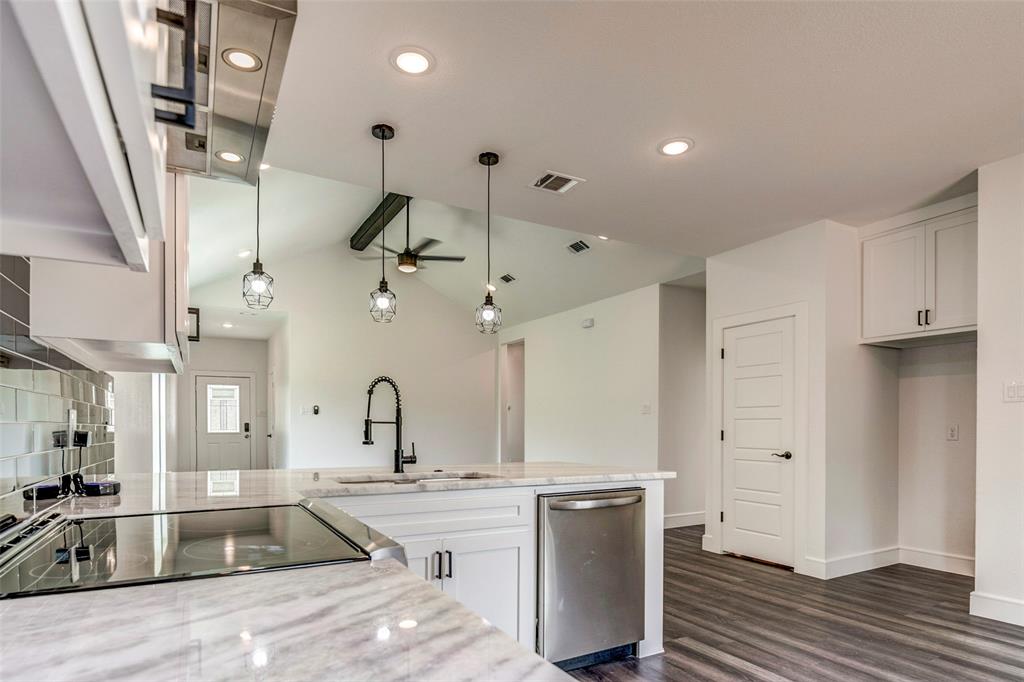 Quail Run Trl, Granbury, TX 76048
