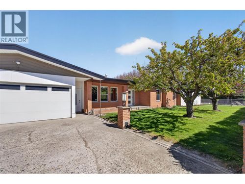 900 Anders Rd, West Kelowna, BC, V1Z1J9 | Card Image