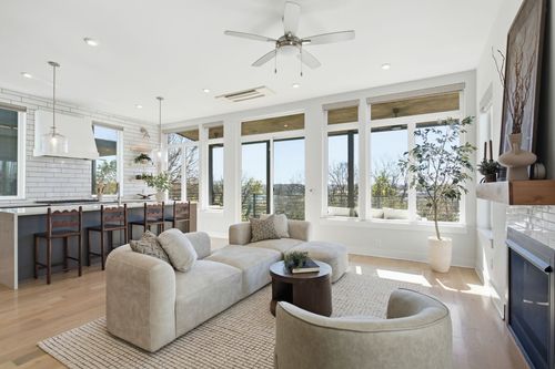 1113 Ozark St, Nashville, TN, 37206-3858 | Card Image