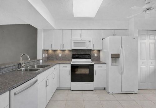 205-5842 Crystal Shores Dr, Boynton Beach, FL, 33437-5661 | Card Image