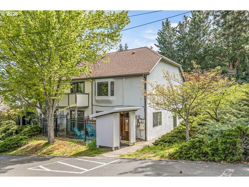 16-495 Chestnut St, Ashland, OR, 97520-1559 | Card Image