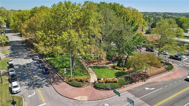 171 Riverview Trl, Condo with 3 bedrooms, 4 bathrooms and 2 parking in Roswell GA | Image 63